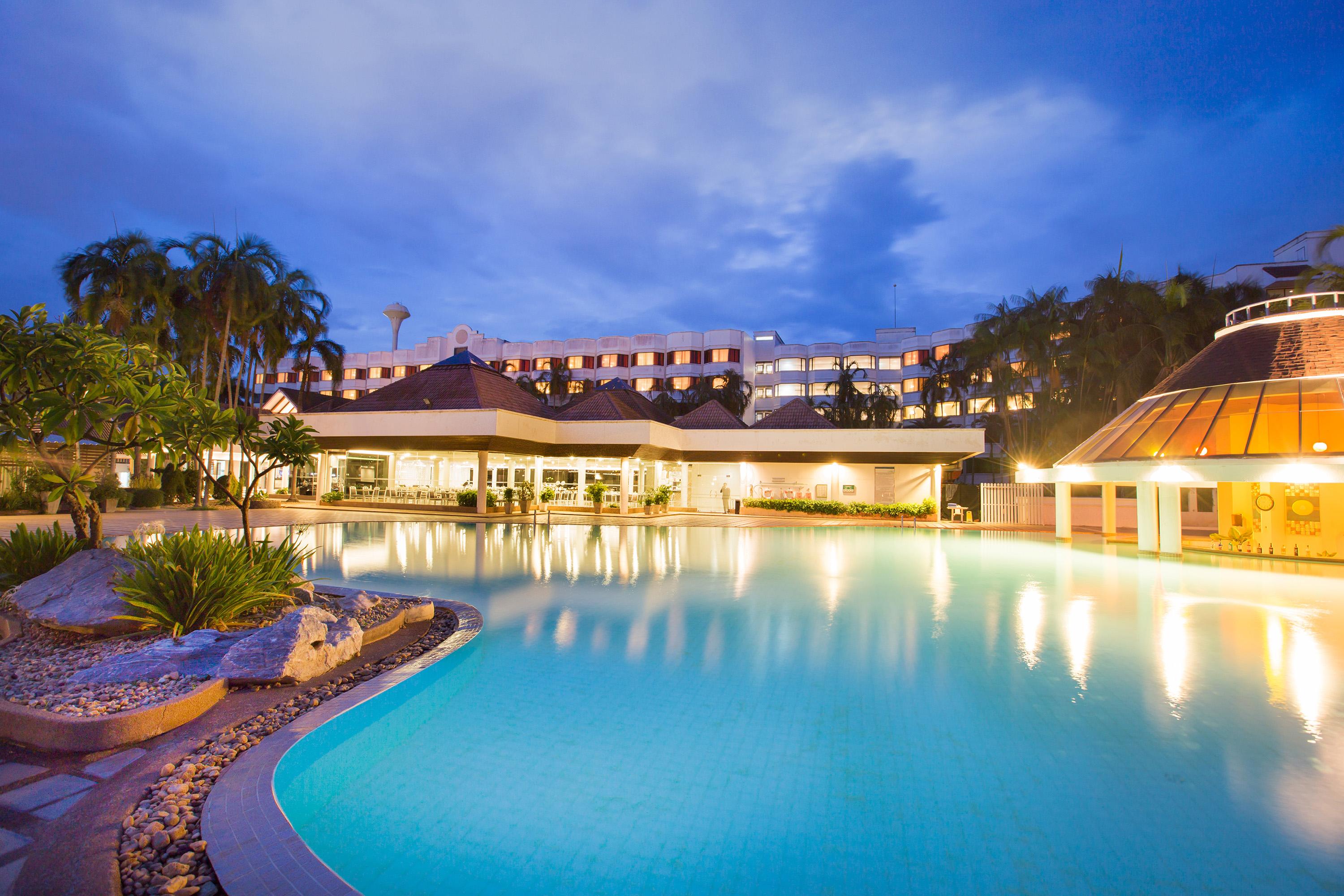 The Imperial Hotel & Convention Centre Phitszanulok Kültér fotó