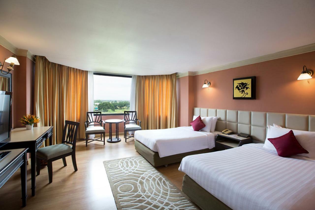 The Imperial Hotel & Convention Centre Phitszanulok Kültér fotó